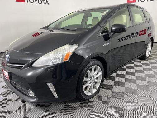 2014 Toyota Prius v Five