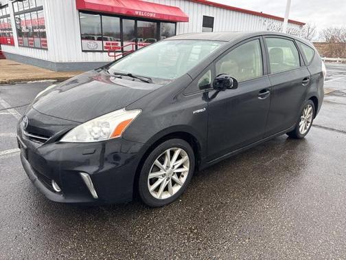 2014 Toyota Prius v Five