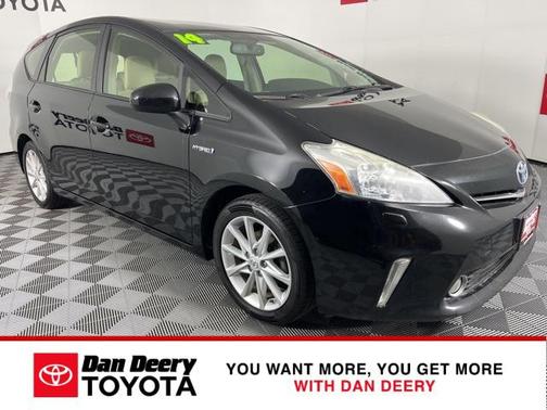 2014 Toyota Prius v Five