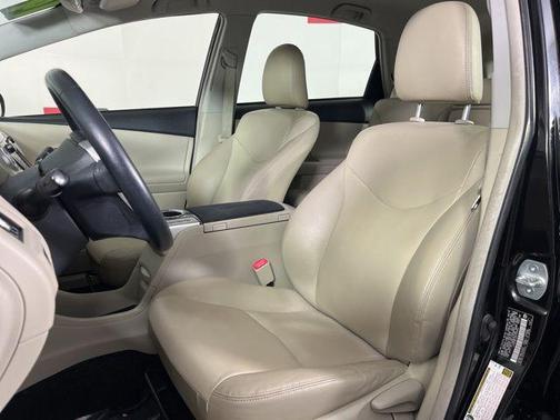 2014 Toyota Prius v Five