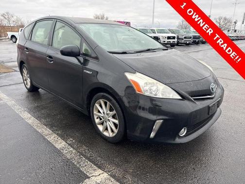 2014 Toyota Prius v Five