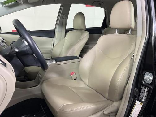 2014 Toyota Prius v Five