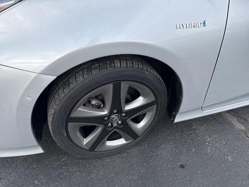 2021 Toyota Prius XLE