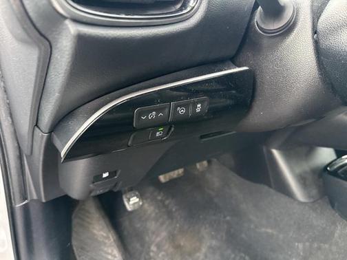 2021 Toyota Prius XLE