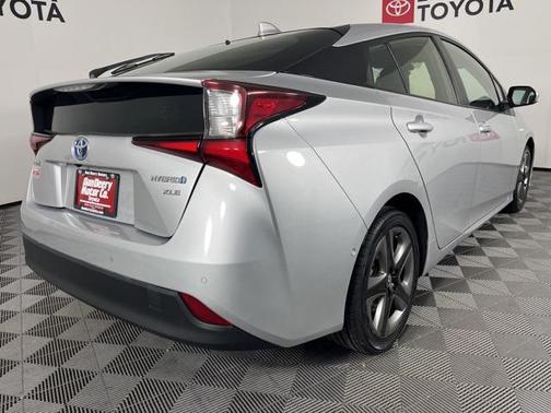 2021 Toyota Prius XLE