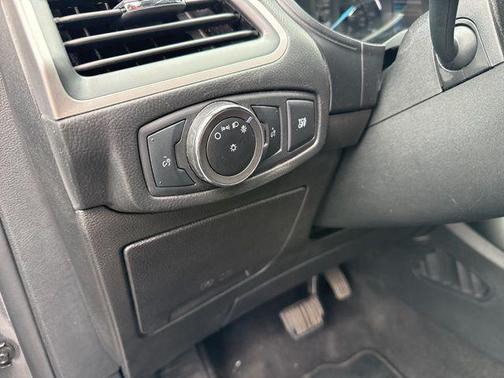 Gray Metallic 2023 Ford Edge SEL