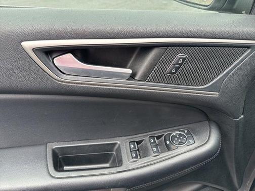 Gray Metallic 2023 Ford Edge SEL