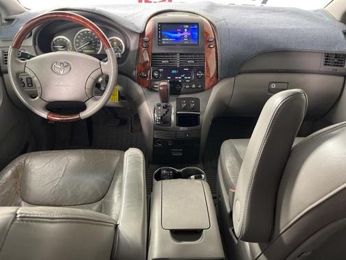 2005 Toyota Sienna XLE Limited