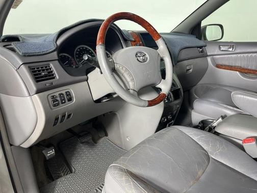 2005 Toyota Sienna XLE Limited