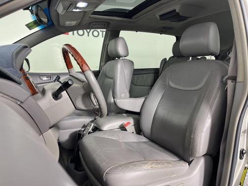 2005 Toyota Sienna XLE Limited
