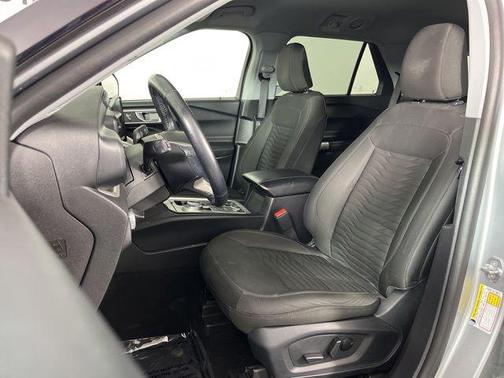 Iconic Silver Metallic 2021 Ford Explorer XLT
