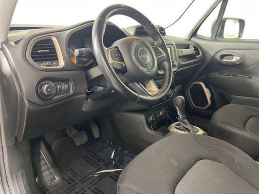 Granite Crystal Metallic Clearcoat 2017 Jeep Renegade Latitude