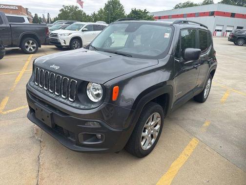Granite Crystal Metallic Clearcoat 2017 Jeep Renegade Latitude