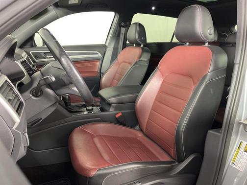 2022 Volkswagen Atlas Cross Sport 3.6L V6 SEL Premium R-Line