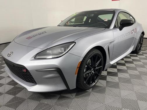 2025 Toyota GR86 Premium