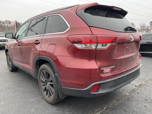 2019 Toyota Highlander SE