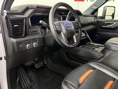 Summit White 2025 GMC Sierra 2500 AT4