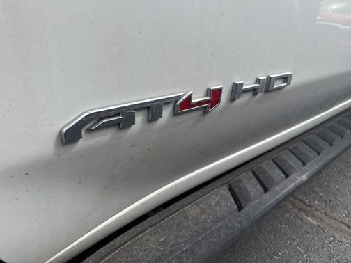 Summit White 2025 GMC Sierra 2500 AT4