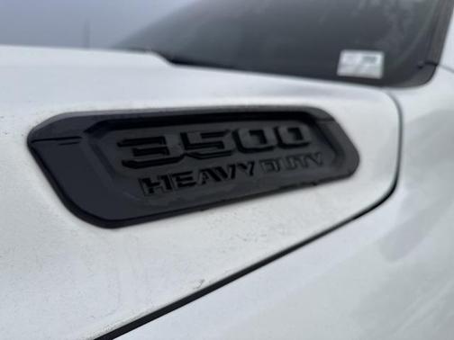 2019 RAM 3500 Laramie Crew Cab 4x4 6'4' Box