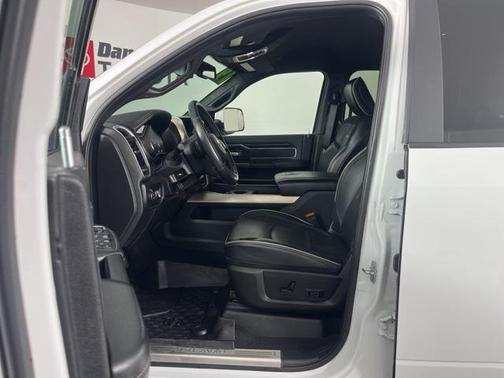 2019 RAM 3500 Laramie Crew Cab 4x4 6'4' Box