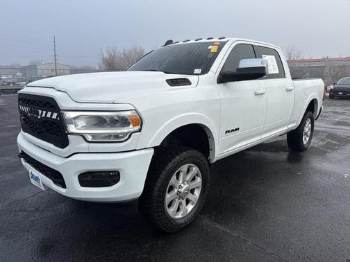2019 RAM 3500 Laramie Crew Cab 4x4 6'4' Box