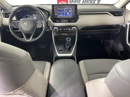 2022 Toyota RAV4 Hybrid XLE Premium