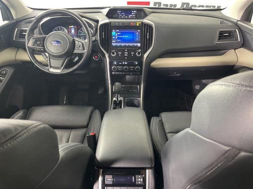 Ice Silver Metallic 2022 Subaru Ascent Limited 7-Passenger