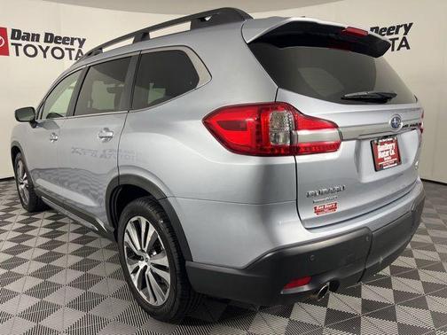 Ice Silver Metallic 2022 Subaru Ascent Limited 7-Passenger