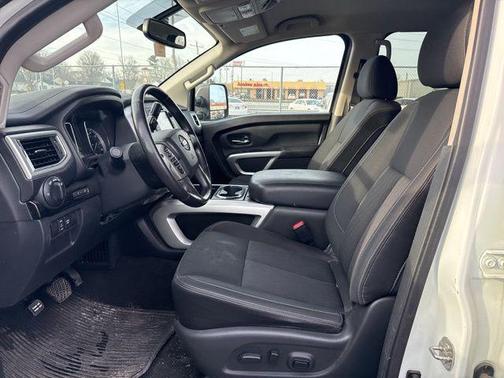 2018 Nissan Titan SV