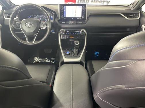 2020 Toyota RAV4 Hybrid SE