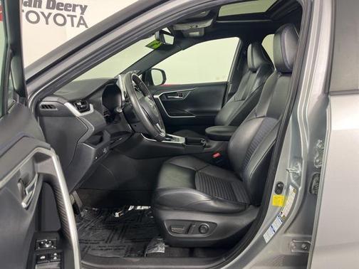 2020 Toyota RAV4 Hybrid SE