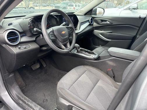 Sterling Gray Metallic 2024 Chevrolet Trax LS