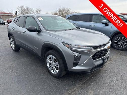 Sterling Gray Metallic 2024 Chevrolet Trax LS