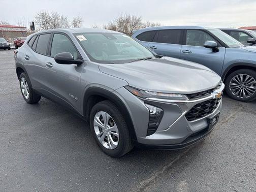 Sterling Gray Metallic 2024 Chevrolet Trax LS