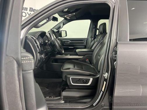 Granite Crystal Metallic Clearcoat 2020 RAM 1500 Laramie