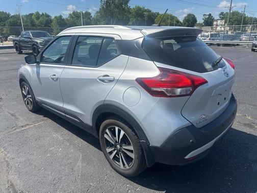 2020 Nissan Kicks SR