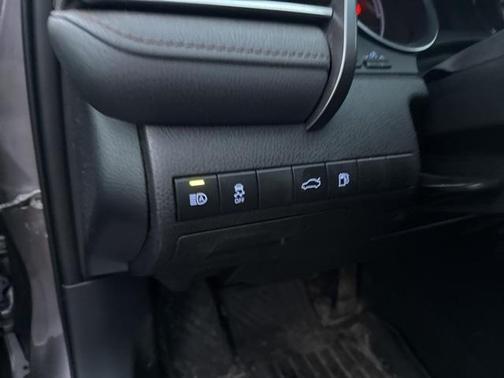 2018 Toyota Camry Hybrid LE