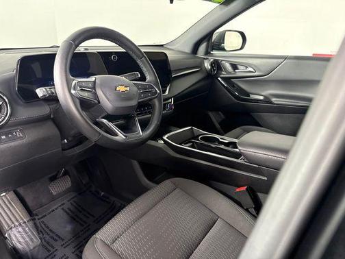 Mosaic Black Metallic 2025 Chevrolet Equinox 1LT