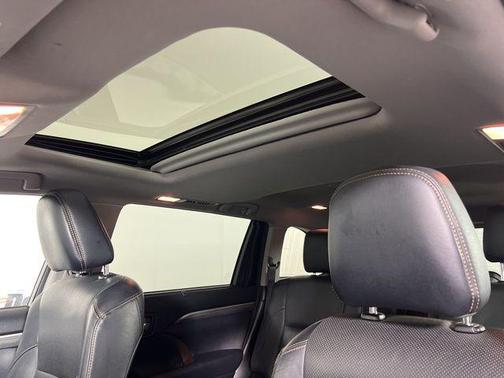 Blizzard Pearl 2018 Toyota Highlander Limited