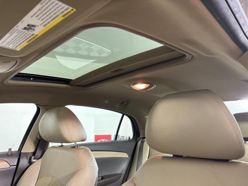 2012 Chevrolet Malibu 2LT