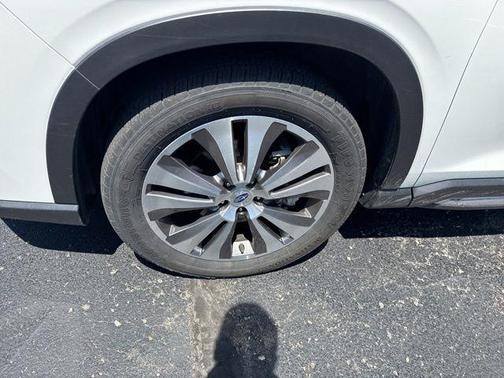 Crystal White Pearl 2021 Subaru Ascent Limited 8-Passenger
