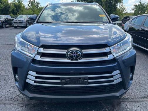 Blue 2019 Toyota Highlander XLE