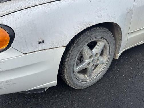 2004 Pontiac Grand Am SE1