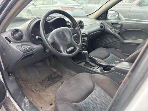 2004 Pontiac Grand Am SE1