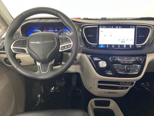 2022 Chrysler Pacifica Touring-L