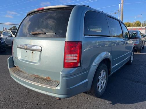 2008 Chrysler Town & Country Touring