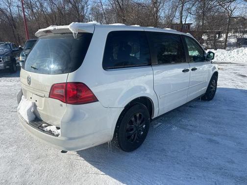 2009 Volkswagen Routan S