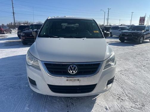 2009 Volkswagen Routan S