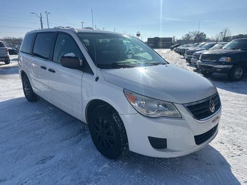 2009 Volkswagen Routan S