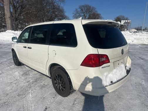2009 Volkswagen Routan S